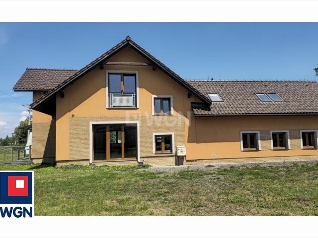Nowoczesny lokal 240 m2 przy głównej trasie regionu