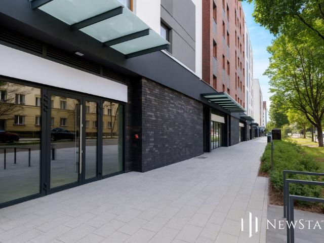 Nowoczesny lokal 277 m² z dużymi witrynami i najmem do 2031 r