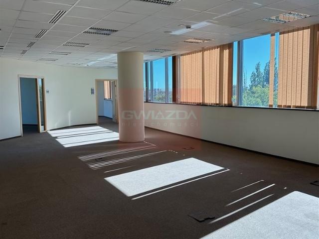 Nowoczesny lokal 290 m² na Mokotowie z klimatyzacją