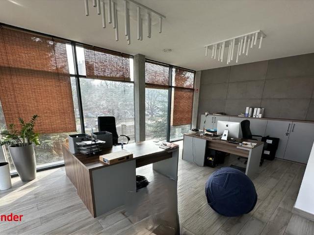Nowoczesny lokal 500 m² z biurami i halą magazynową