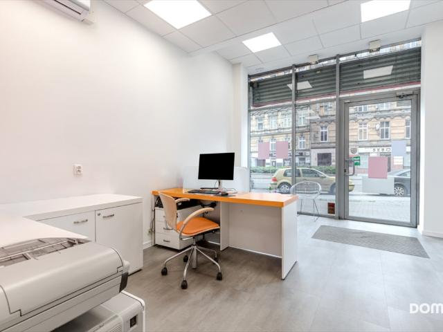 Nowoczesny lokal 63 m² z witrynami i wejściem z ulicy