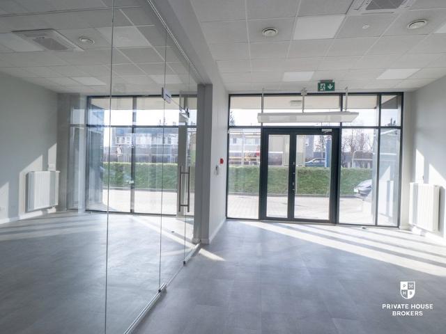 Nowoczesny lokal 96 m2 z dużymi witrynami i świetną ekspozycją