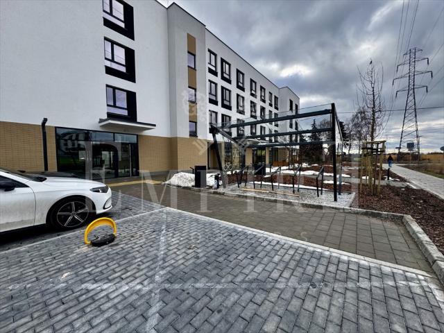 Nowoczesny lokal 98 m² z dużą witryną i dwoma wejściami