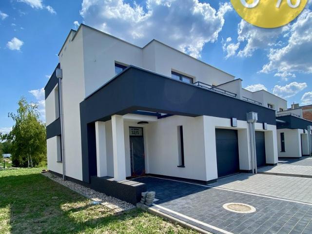 Nowoczesny segment narożny z ogródkiem w Lake Village