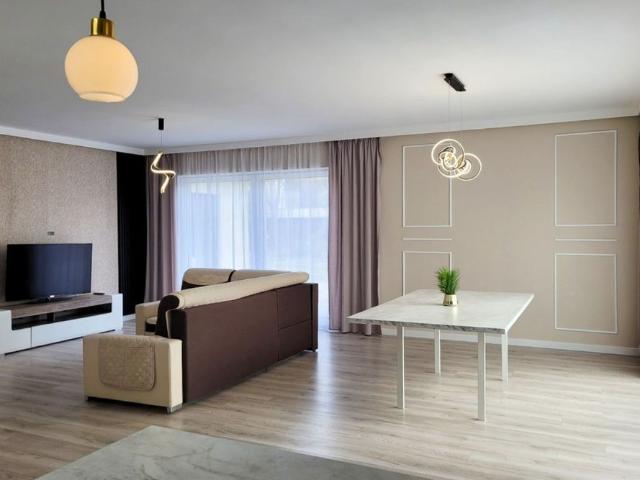 Nowoczesny wolnostojący dom 168m2 w Adamowiźnie