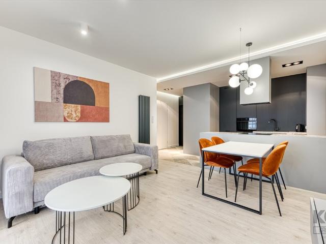 Nowoczesny 2 pokojowy apartament z balkonem i parkingiem