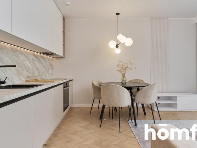 Na wynajem nowoczesny 2 pokojowy apartament z balkonem w centrum