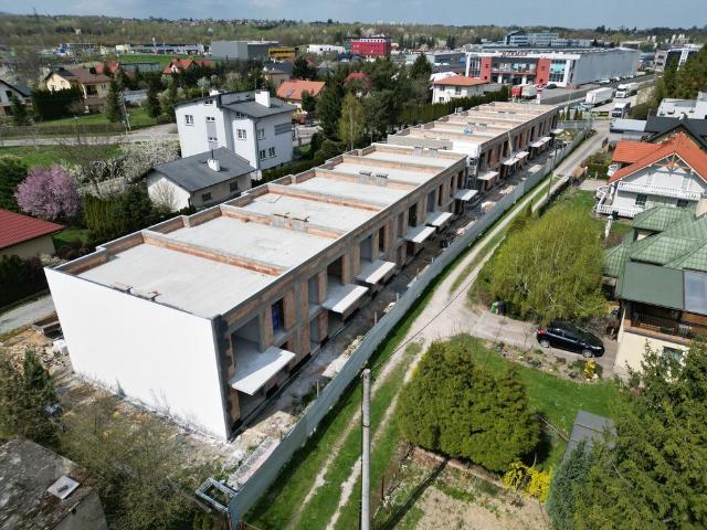 Nowoczesny 3 pokojowy apartament z ogródkiem i tarasem