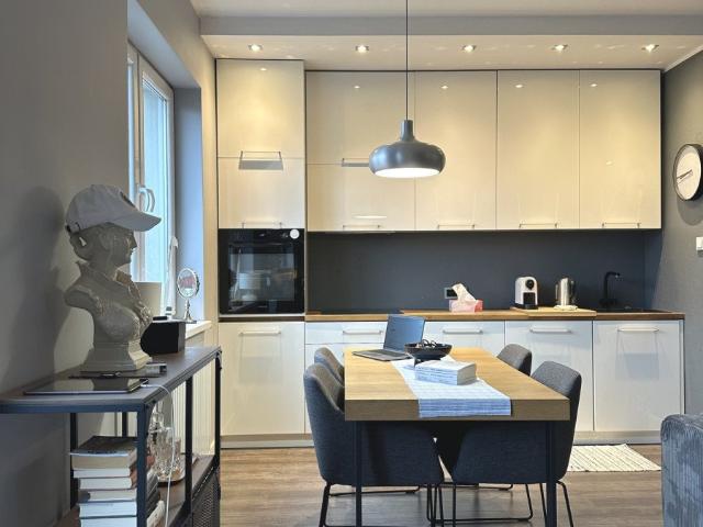 Nowoczesny 3 pokojowy apartament z antresolą i balkonem