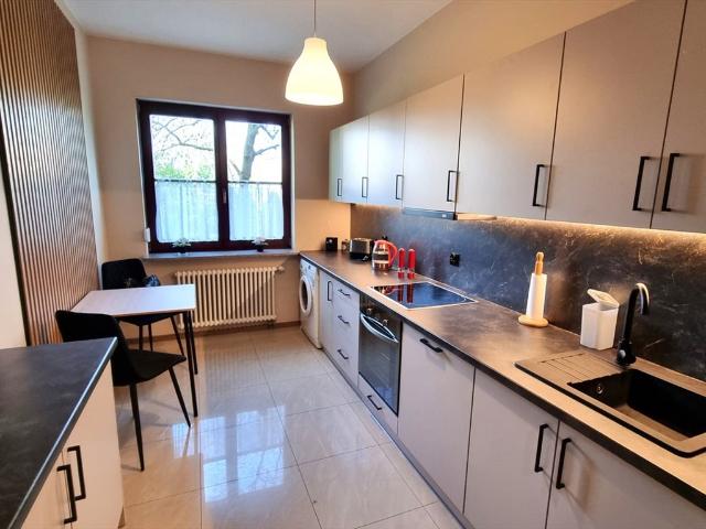 Nowoczesny 3 pokojowy apartament z balkonami i osobną kuchnią