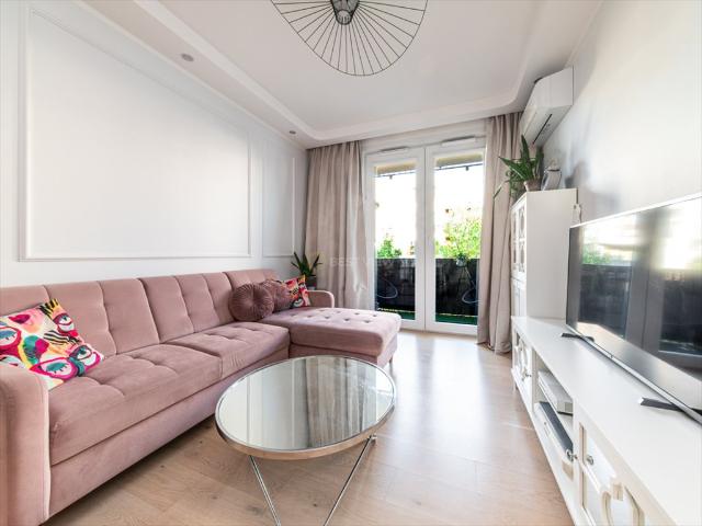 Nowoczesny 3 pokojowy apartament z balkonem i klimatyzacją