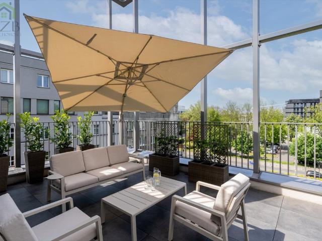 Nowoczesny 3 pokojowy apartament z tarasami i garażem