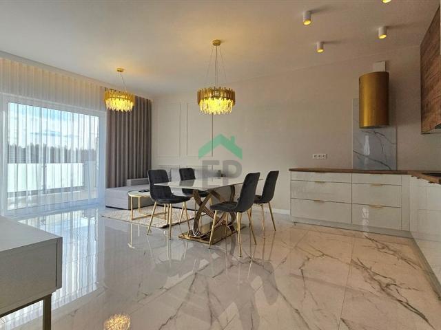 Nowoczesny 4 pokojowy apartament z tarasem i klimatyzacją