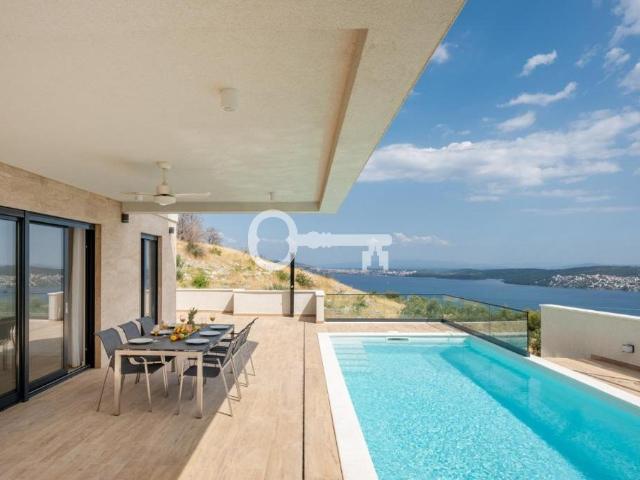 Nowoczesna willa 320 m² z widokiem na morze Seget