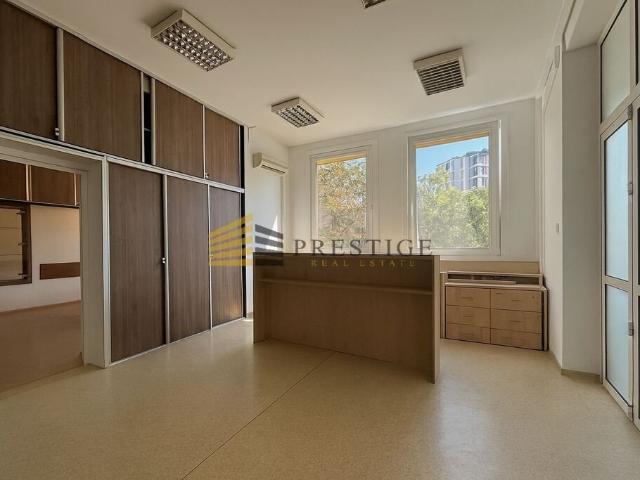 Nowoczesne biura 118,8 m² przy Rondo ONZ z ochroną