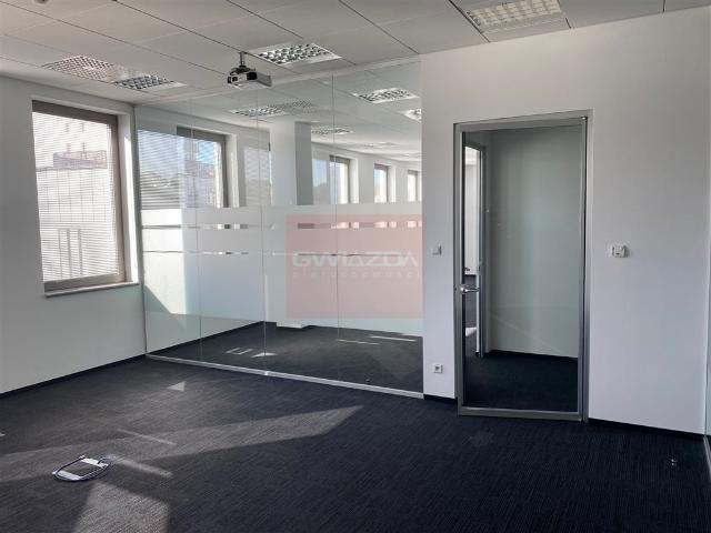 Nowoczesne biuro 220 m2 w centrum Warszawy, klimatyzacja