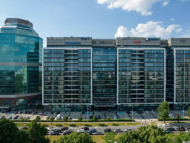 Nowoczesne biuro 346 m² na Ochocie z zielonymi atriami