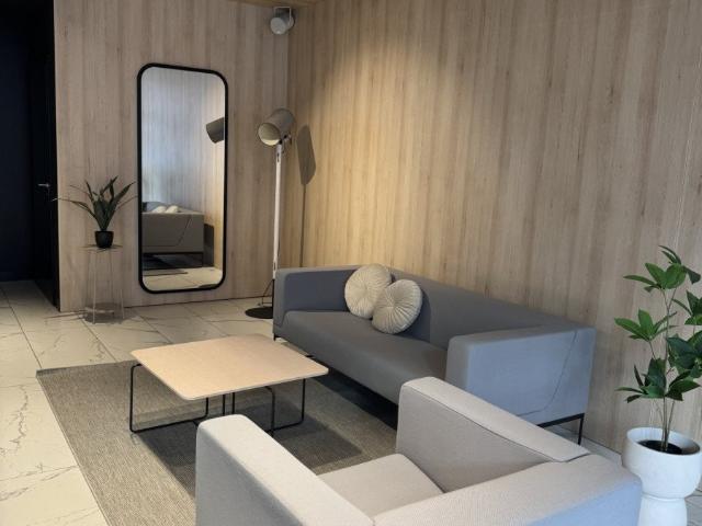 Nowoczesne biuro 375 m² na Woli, pełne wyposażenie