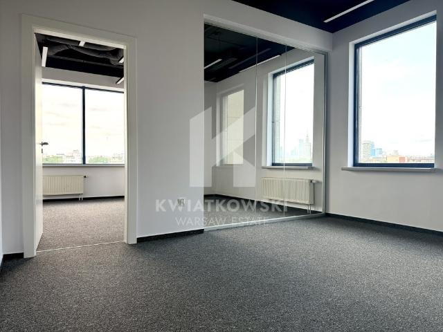 Nowoczesne biuro 37,84 m2 z aneksem i salą konferencyjną