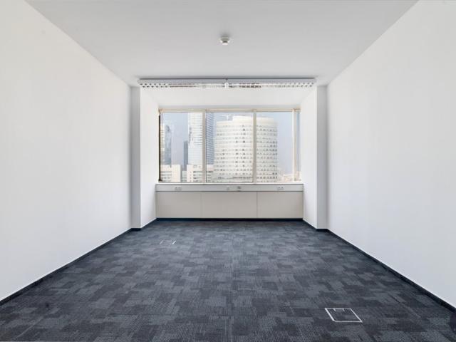 Nowoczesne biuro 30m² na 14. piętrze w centrum Warszawy