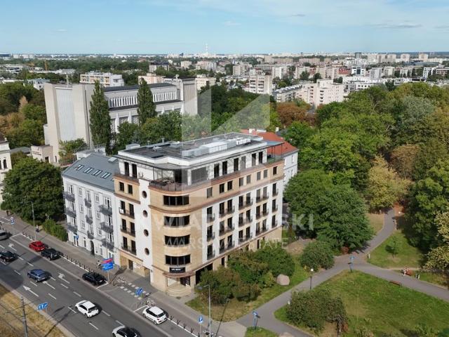 Nowoczesne biuro 643 m² na Mokotowie z parkingiem