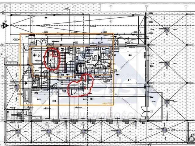 Nowoczesne biuro 600 m² z zielonym otoczeniem i parkingiem
