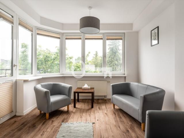 Nowoczesne biuro 80 m² z recepcją i garażem w Wilanowie