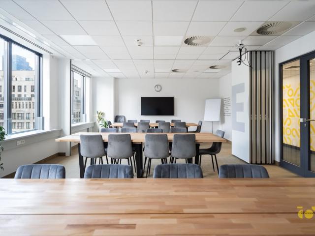 Nowoczesne biuro 90 112 m² w centrum Warszawy
