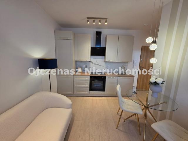 Nowoczesne 26 m² po remoncie, umeblowane, blisko centrum