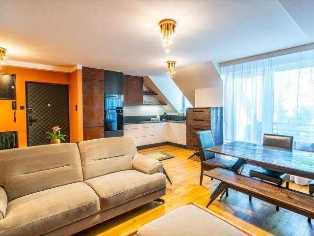 Nowoczesne 2 apartamenty z osobnymi wejściami, 73 m²