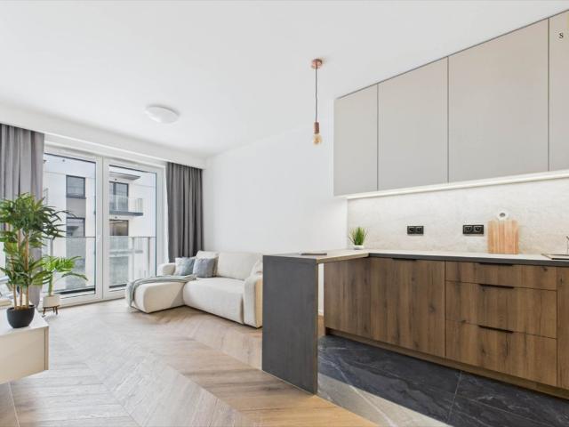 Nowoczesne 2 pok. w Łomiankach, pełne wyposażenie, balkon