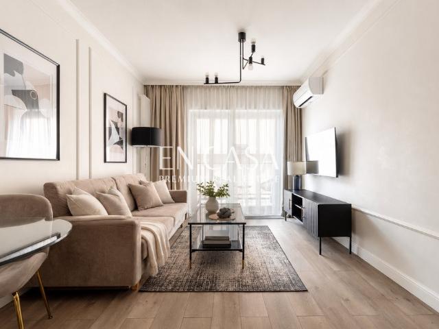 Nowoczesne 2 pokoje z balkonem w Mennica Residence