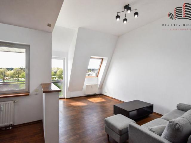 Przestronne 36 m² na ostatnim piętrze z balkonem i pełnym wyposażeniem