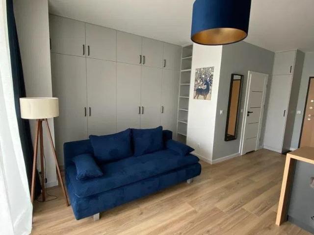 Nowoczesne 30m² z dużym balkonem, blisko metra!
