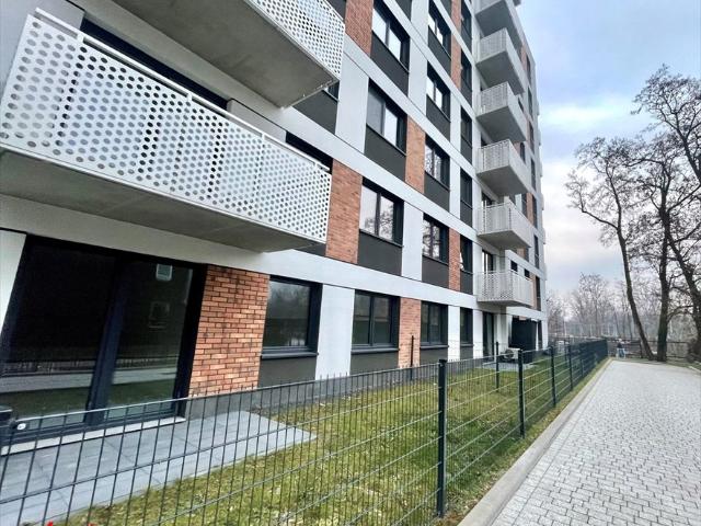 Nowoczesne 3 pokojowe mieszkanie z balkonem i klimatyzacją