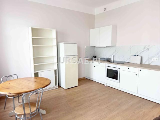 Nowoczesne 42 m² po remoncie, blisko metra i komunikacji