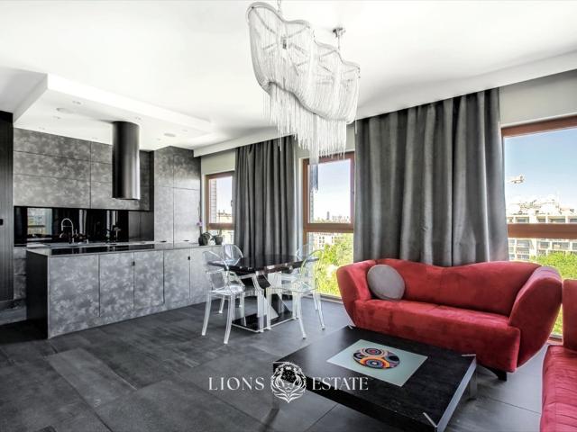 Do sprzedania przestronne 89 m² na ostatnim piętrze z klimatyzacją