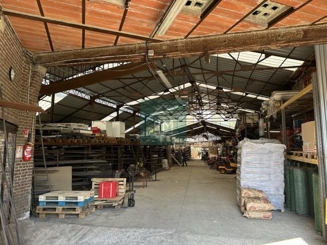 NOYON CENTRE VILLE IMMEUBLE MIXTE 2 000 m2 EMPLACEMENT No1 DOUBLE ACCÈS