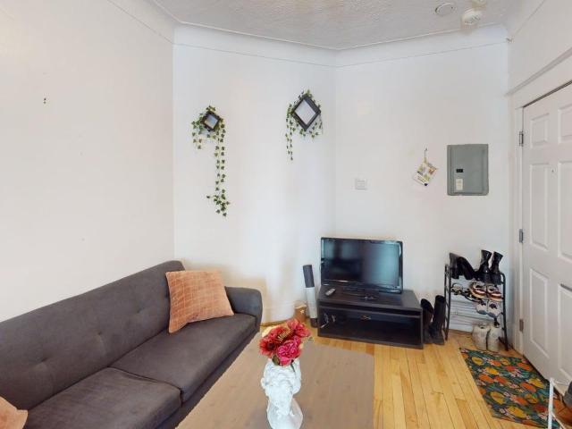 NSF 3677 Rue Sainte Famille NSF Building Unit #24 [object Promise] for Rent