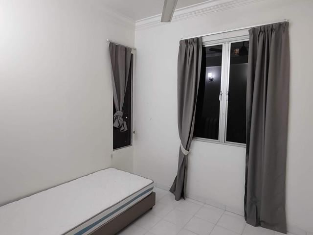 Npark Furnished Middle room Share bathroom included utilities