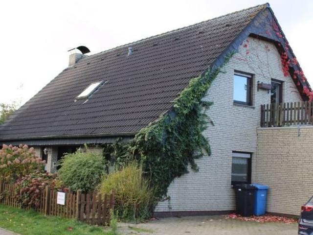 Nr. 1427 geräumiges Wohnhaus mit einliegerwohnung in Großheide