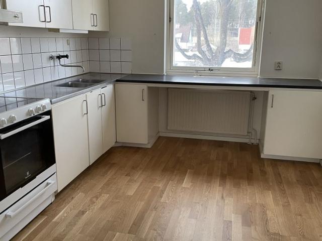 Nu finns denna 3 ROK på Säbyvägen tillgänglig!
