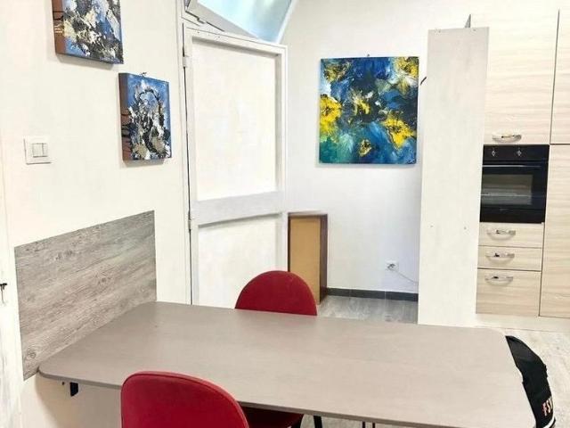 Numidio quadrato monolocale arredato