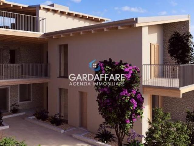 NUOVO TRILOCALE AL PIANO TERRA VISTA LAGO DI PROSSIMA REALIZZAZIONE A MANERBA DEL GARDA