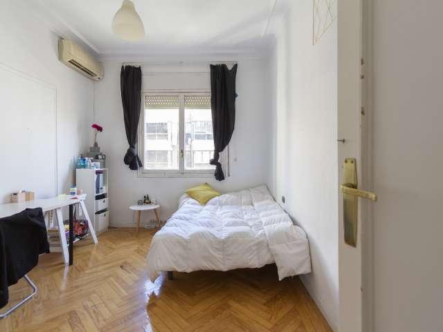 Nueva habitación en alquiler en apartamento de 8 habitaciones en Moncloa