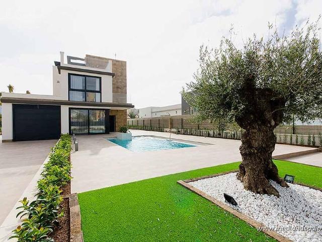 Nueva promoción de villas independientes de 2, 3 o 4 dormito. 178m² La Manga del Mar Menor