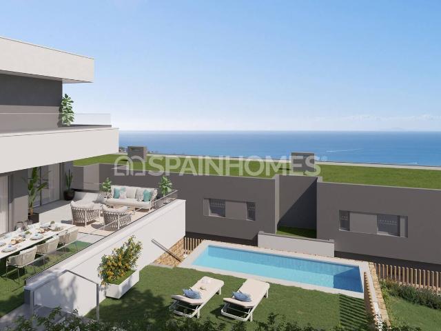 Nuevas Modernas Casas en una Zona Popular de Manilva