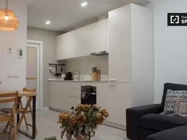 Único Tranquilo apartamento de 2 dormitorios en alquiler en Gr.