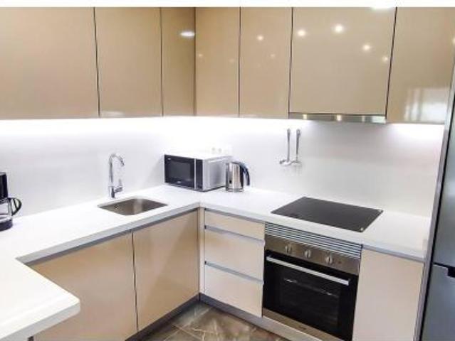 Nuevo apartamento a tan solo 450 m del mar con piscina y aparcamiento!