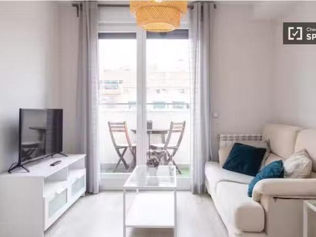 Barato Apartamento de 1 dormitorio en Valdeacederas, Madrid